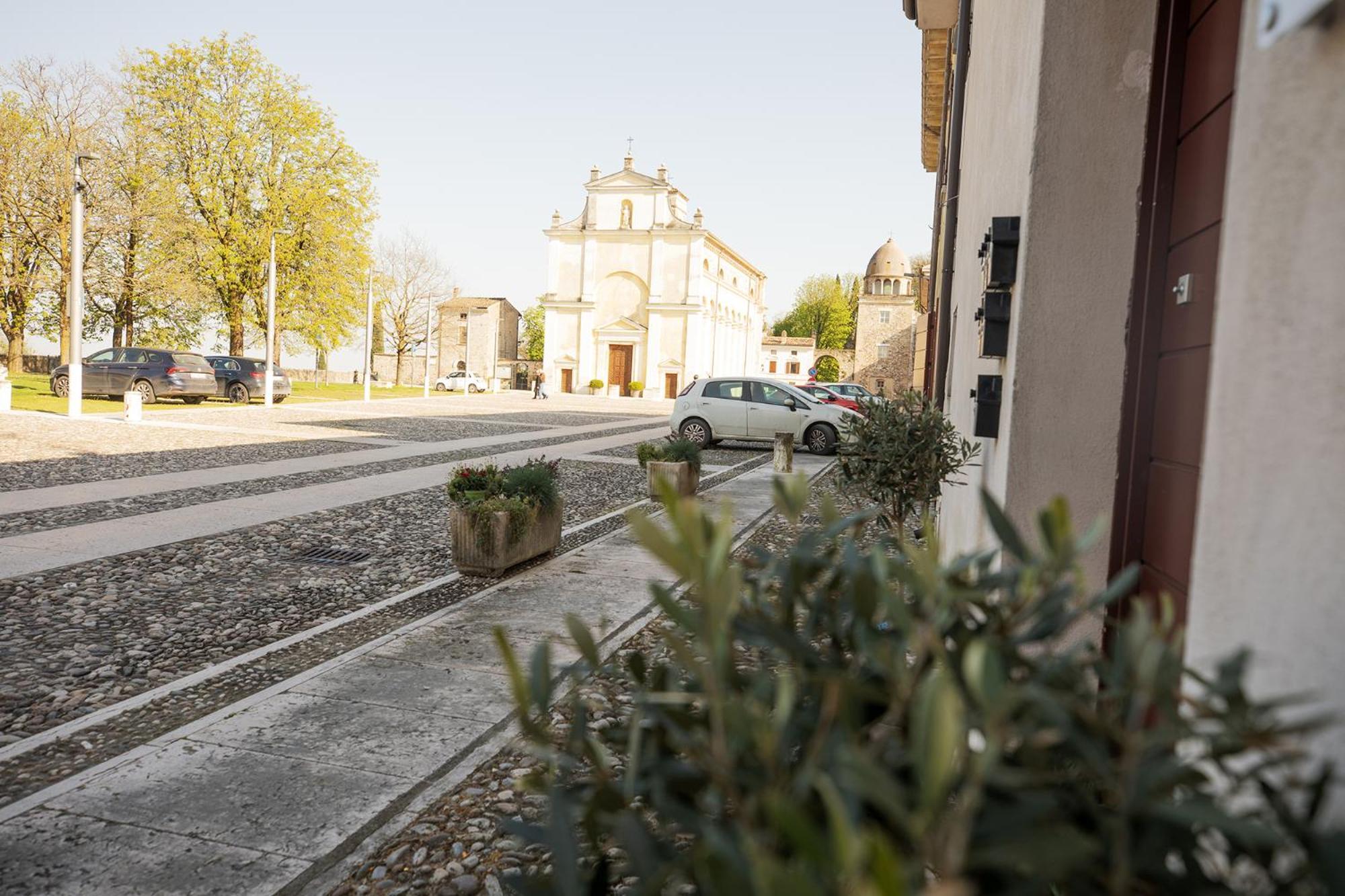 Relais La Rocca Solferino Bed & Breakfast Exterior photo