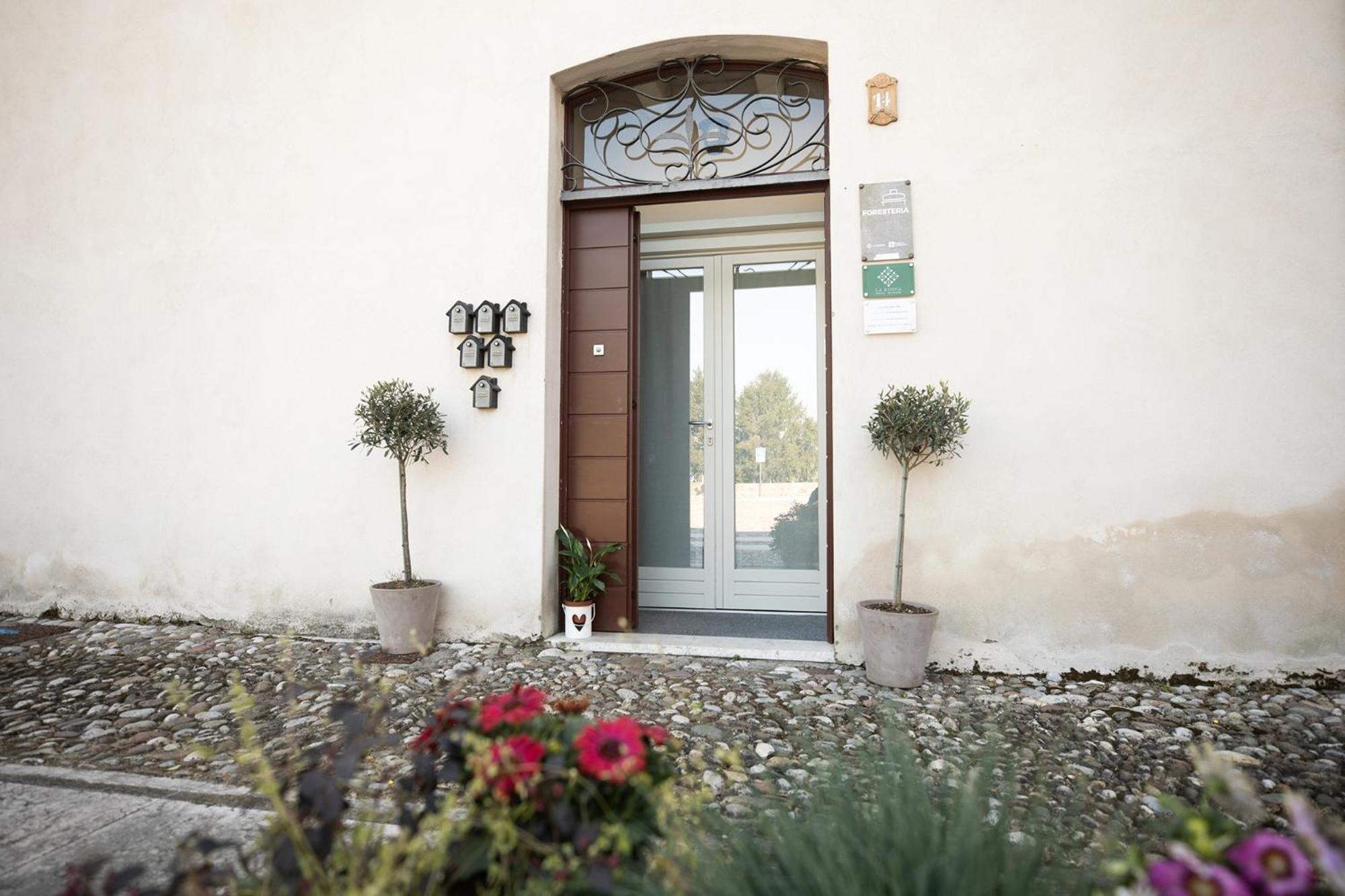 Relais La Rocca Solferino Bed & Breakfast Exterior photo