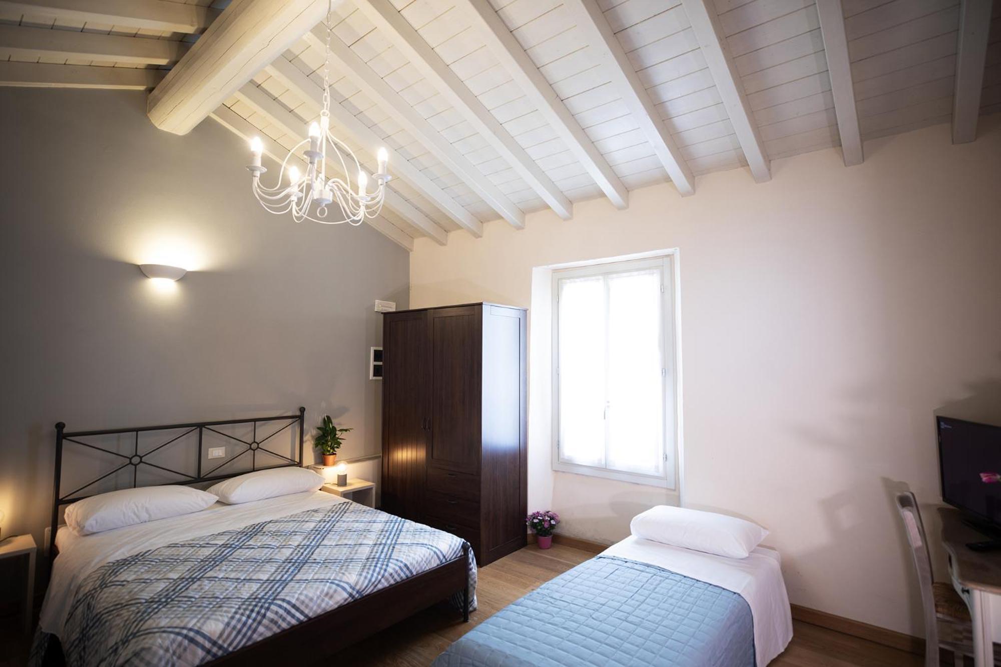 Relais La Rocca Solferino Bed & Breakfast Exterior photo